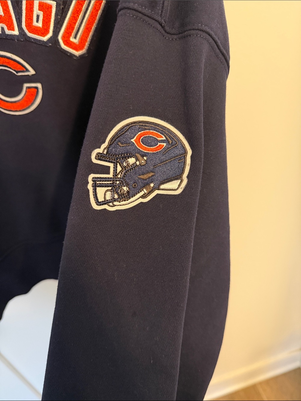 Women’s Chicago Bears Sweatshirt - Picture 4 of 7